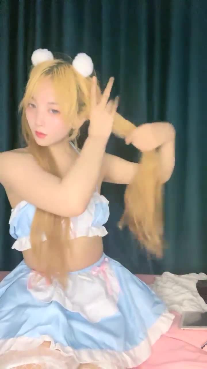 萌妹主播乔宝快喷啊1 yy8ycom